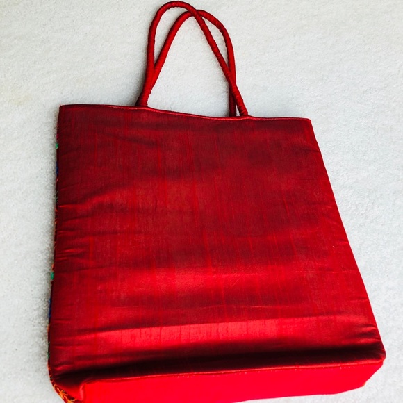 Handmade Embroided zipper tote bag - Picture 4 of 6